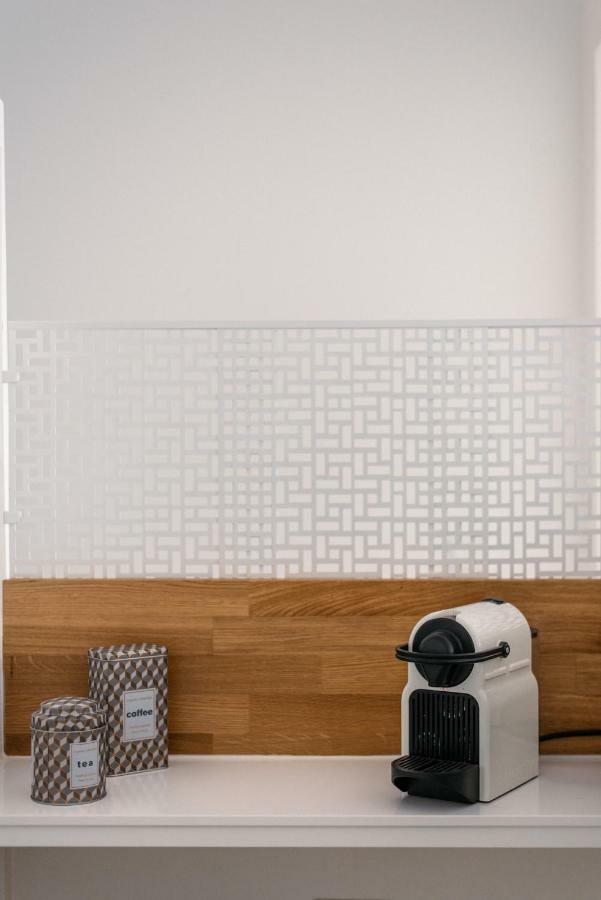Light-Filled, Fully Renovated Apt Near Belem, By Timecooler Lisabona Exterior foto