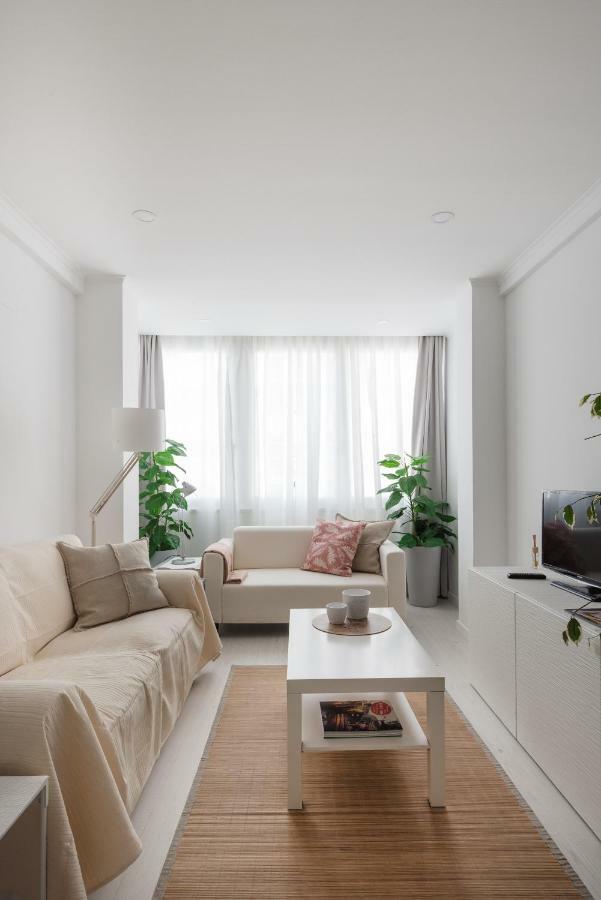 Light-Filled, Fully Renovated Apt Near Belem, By Timecooler Lisabona Exterior foto