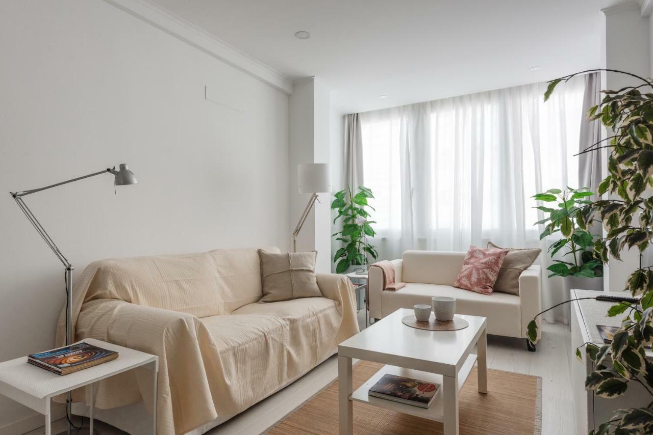 Light-Filled, Fully Renovated Apt Near Belem, By Timecooler Lisabona Exterior foto