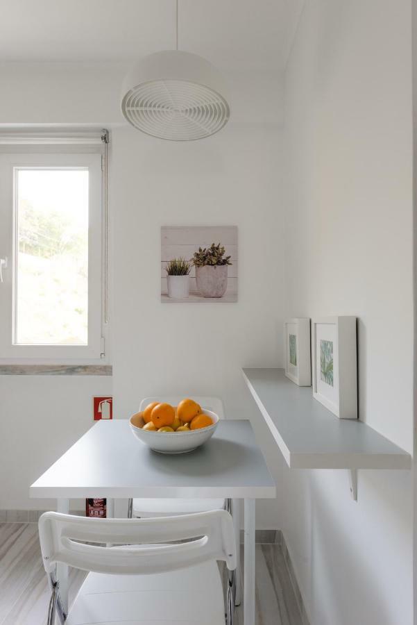 Light-Filled, Fully Renovated Apt Near Belem, By Timecooler Lisabona Exterior foto