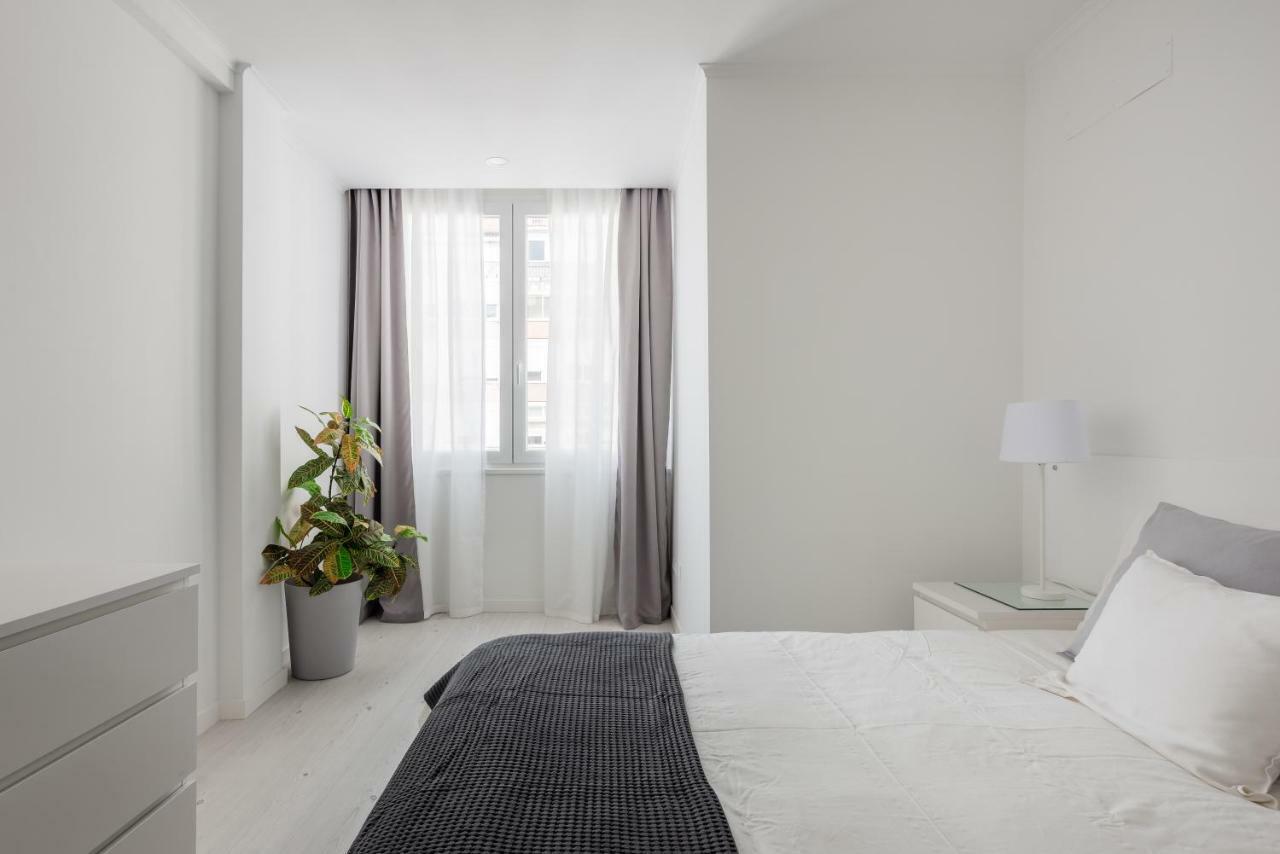 Light-Filled, Fully Renovated Apt Near Belem, By Timecooler Lisabona Exterior foto